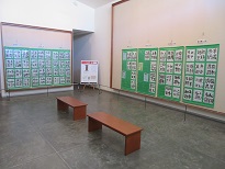 第28回吉井こども書道展の展示風景（拓本の部屋）
