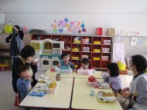 年少給食