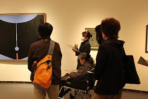 第4展示室でのトークの様子