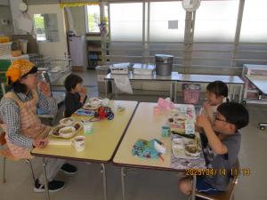 年中の給食の様子