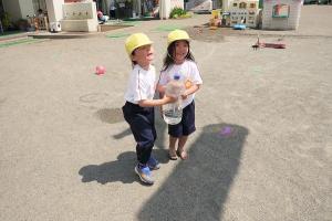 ２