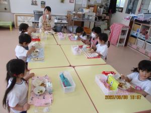 年少の給食①