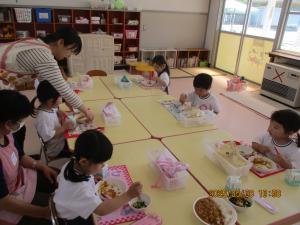 年少の給食②
