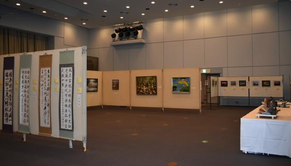 勤美展会場
