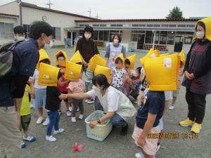 園庭に避難