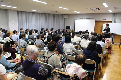 トーク中の会場の様子