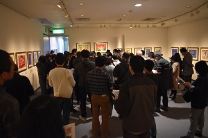 第4展示室でのトークの様子1