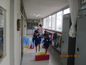 だるまさんが転んだ①