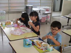 年中、年長の給食①