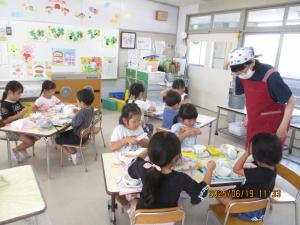 年長、年中の給食画像