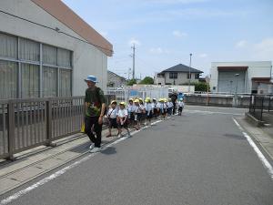 ５