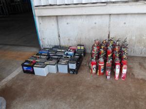 バッテリー、消火器