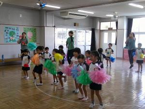 ポンポンをもって