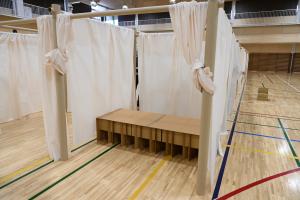 カーテン式間仕切りの画像