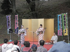 「巨石の来た道」オープニングライブのようす2