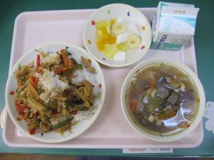 給食
