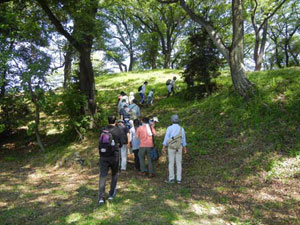 歴史ウォーク 八幡台地遺跡めぐりの様子1