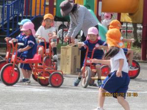 三輪車遊び②