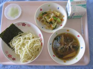 給食
