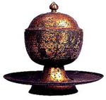銅承台付蓋碗の写真