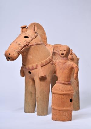 馬形埴輪と馬を曳く人(太子塚古墳、高崎市箕郷町)の画像
