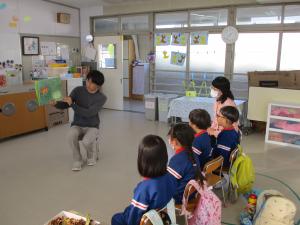 年中読み聞かせ