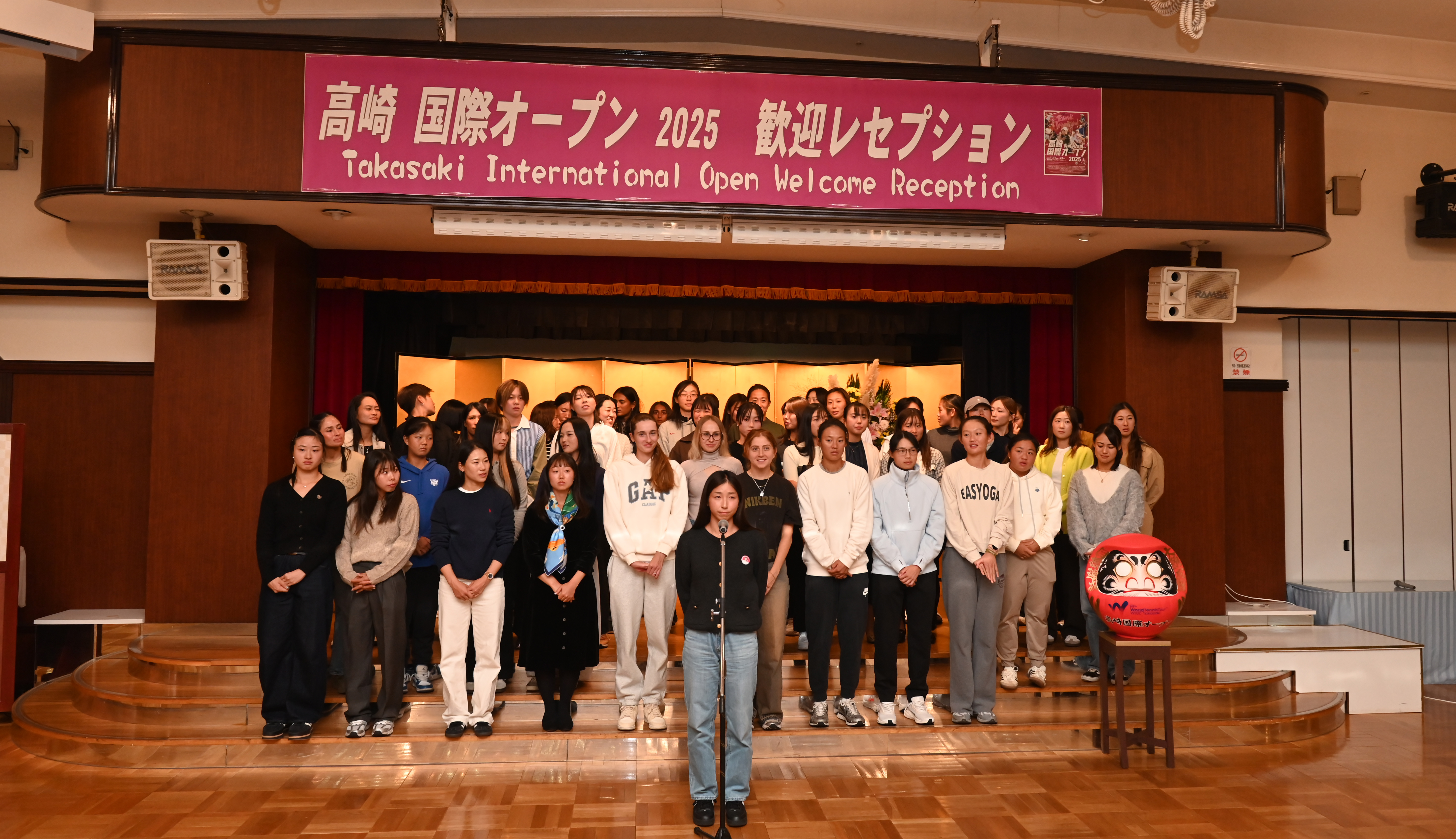 スピーチする清水選手