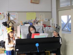 劇遊び前の保育室の様子①