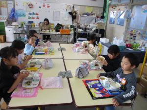 年長の給食