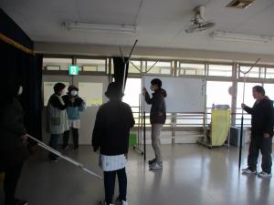 さすまたの使い方①