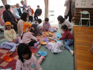 布紙芝居に触れる③