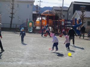 転がしドッジボール②