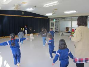 だるまさんが転んだ①