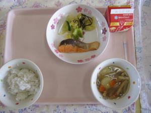 給食