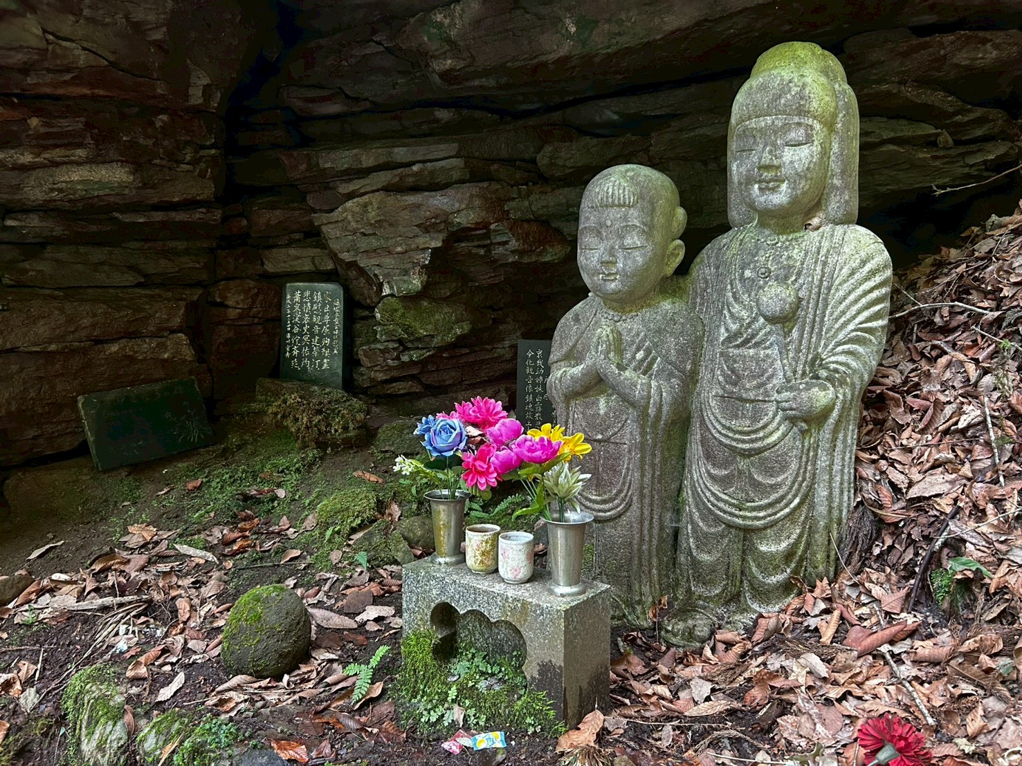 姉妹観音の写真