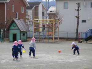 転がしドッジボール①