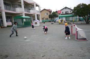 ５