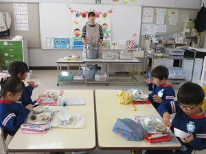 年長給食