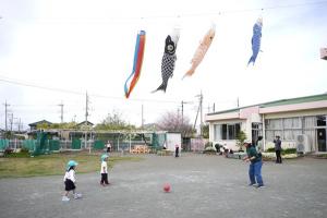 ５