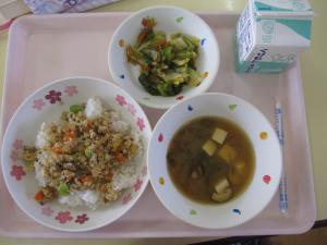 給食