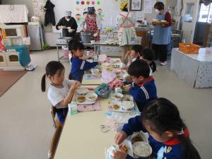 年長、年中の給食