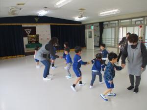 あくしゅでこんにちは①