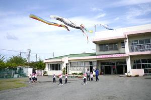 ７