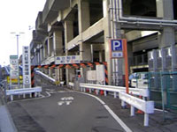 高崎駅東駐車場入口