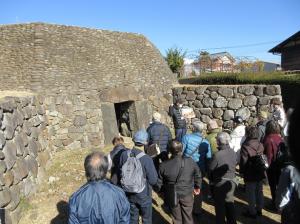 上野三碑ボランティア会研修旅行三津屋古墳見学写真