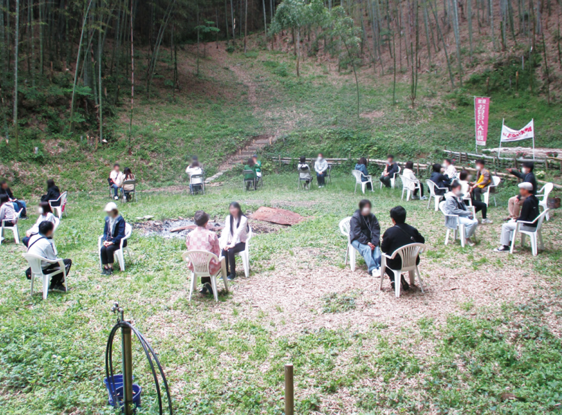 婚活イベントでの自己紹介の様子