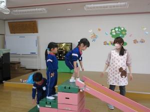 遊戯室で3