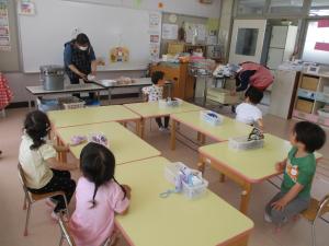 年少の給食