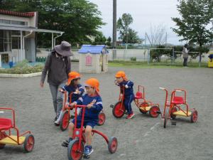 三輪車①