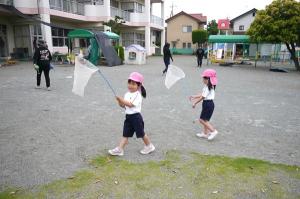 ７